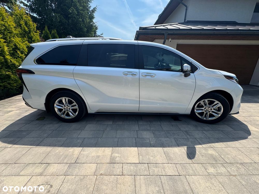 Toyota Sienna - 7