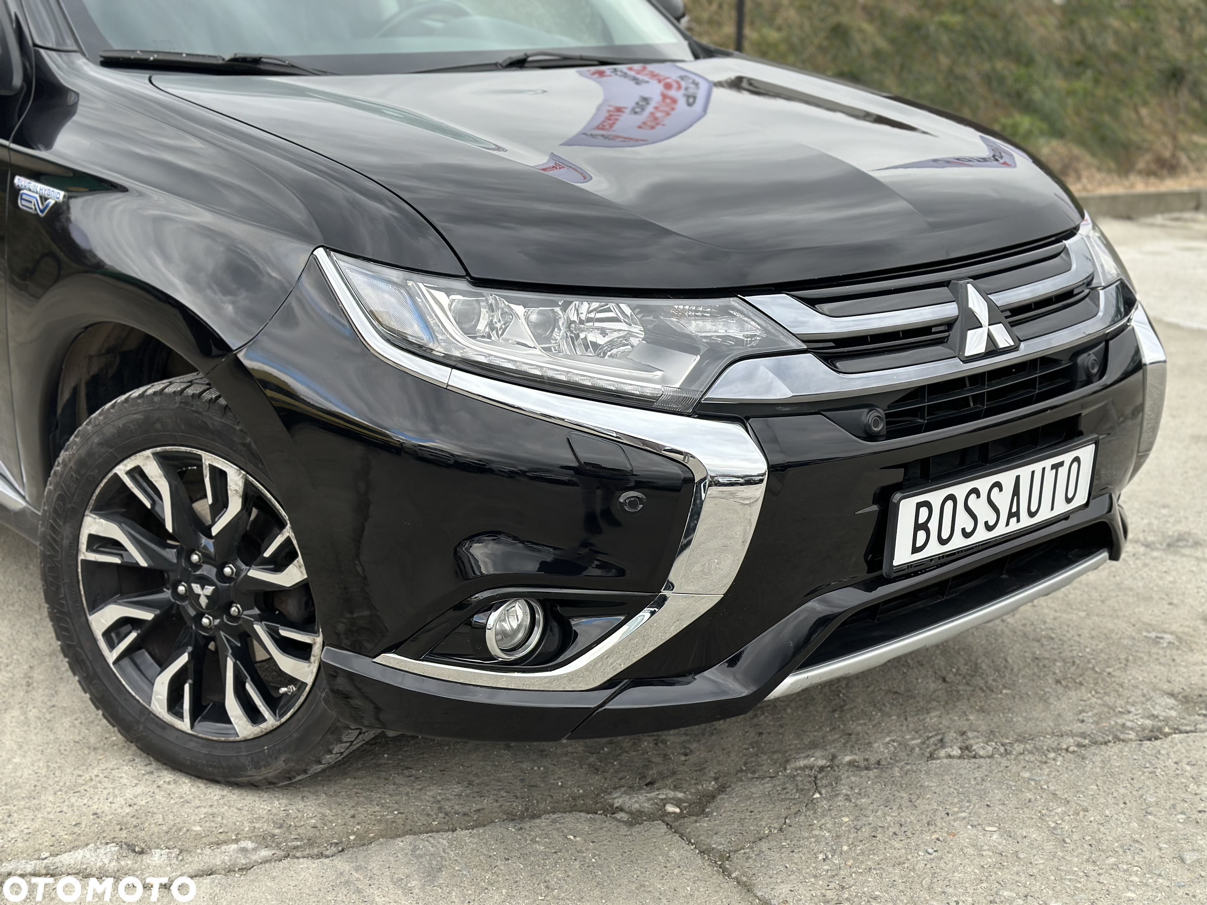 Mitsubishi Outlander 2.0 4WD Plug-In Hybrid - 3
