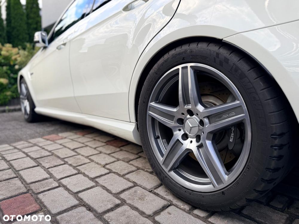 Mercedes-Benz Klasa E 63 AMG - 8