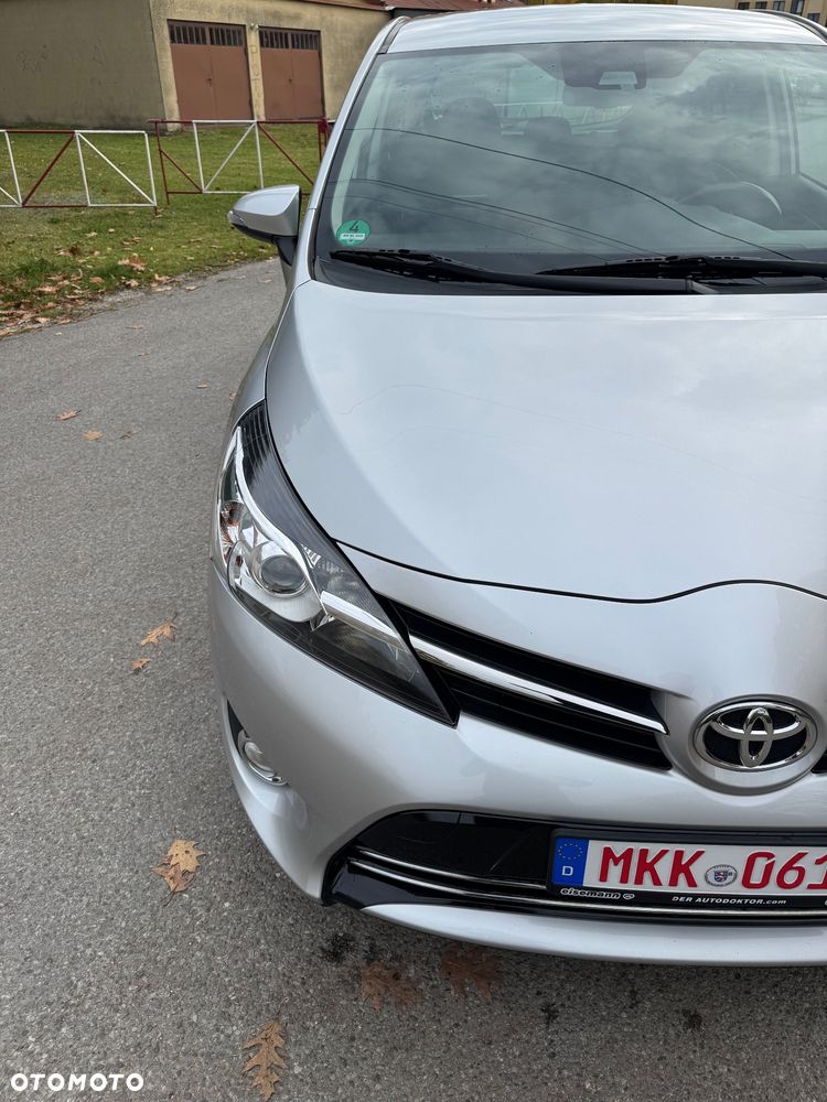 Toyota Verso 1.8 Prestige 7os - 12