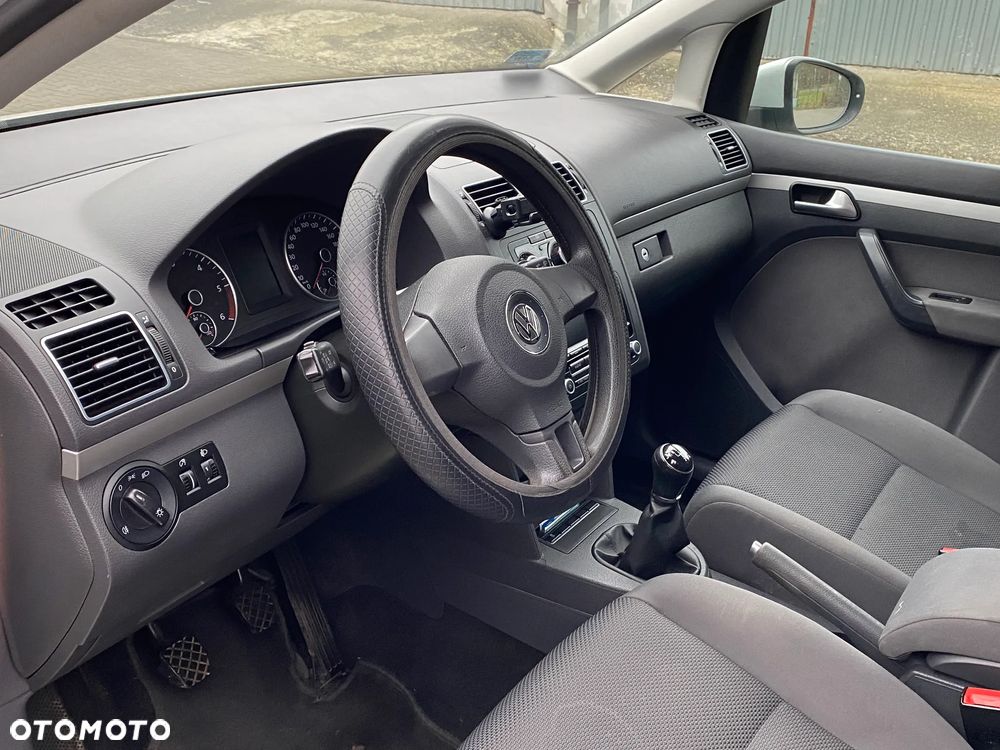 Volkswagen Touran - 13