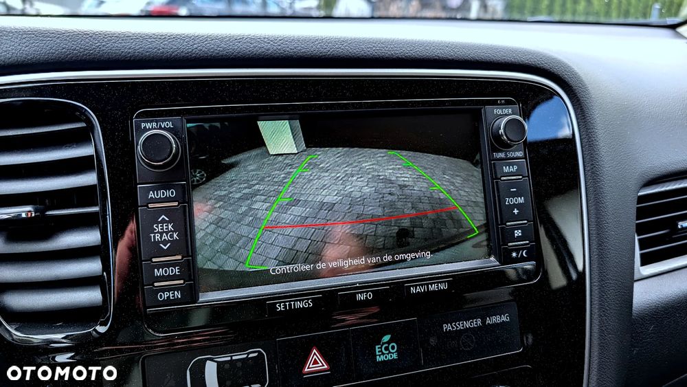 Mitsubishi Outlander Instyle NAVI + - 30