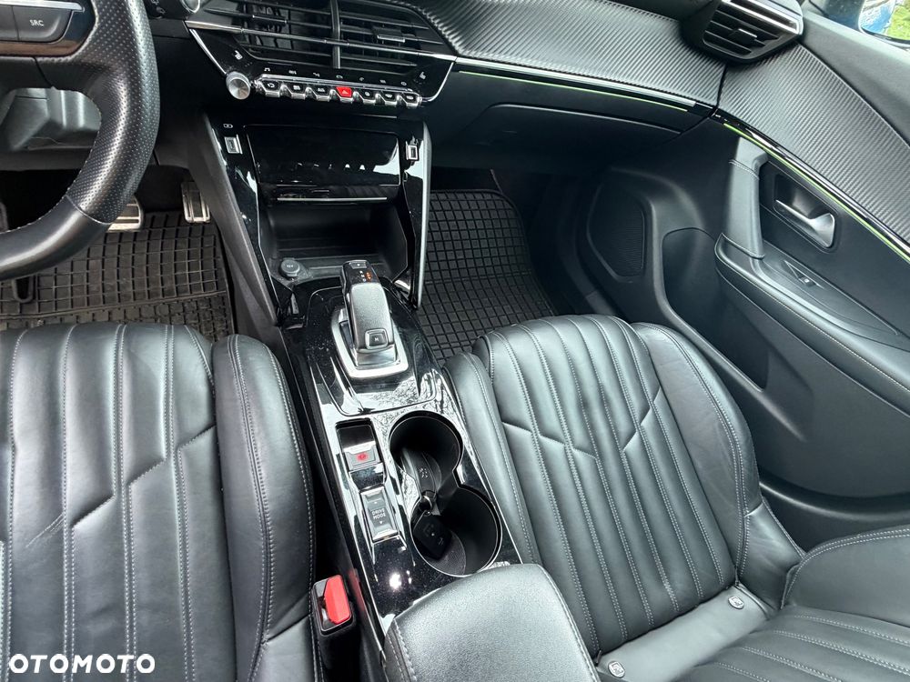 Peugeot 2008 PureTech 155 EAT8 GT - 23