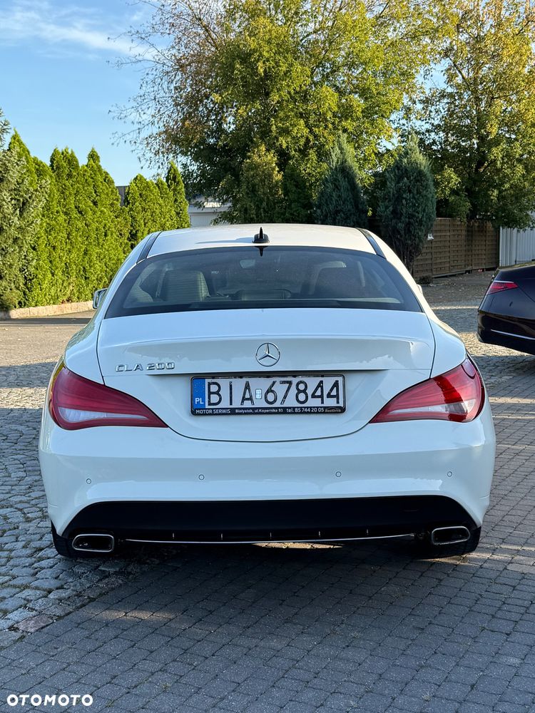 Mercedes-Benz CLA 200 7G-DCT Urban - 13