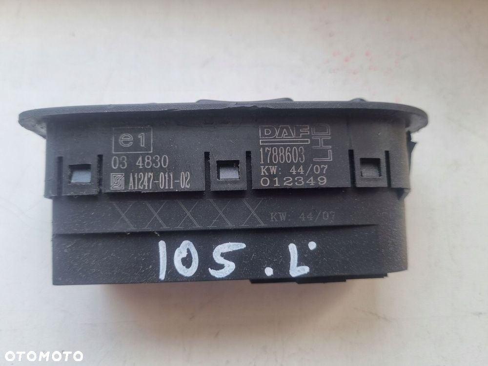 PANEL STEROWANIA PODNOSZENIA SZYBY LUSTEREK LEWY DAF XF 105 1788603 - 2