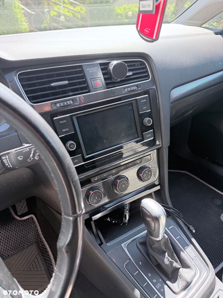 Volkswagen Golf - 12