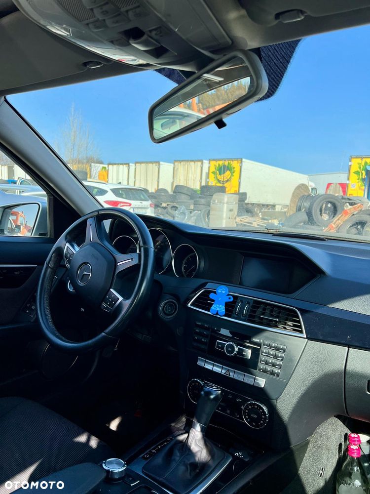 Mercedes-Benz Klasa C 220 CDI BlueEff 4-Matic Avantgarde - 4