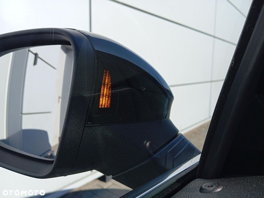 Volkswagen Golf - 11