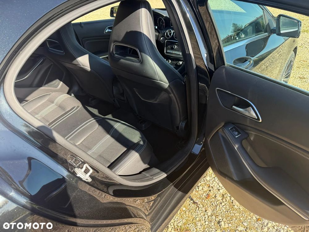 Mercedes-Benz Klasa A 180 (BlueEFFICIENCY) 7G-DCT Urban - 22