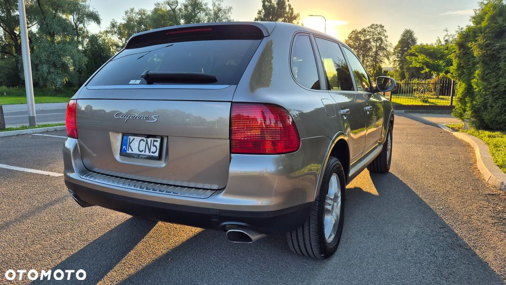 Porsche Cayenne - 6