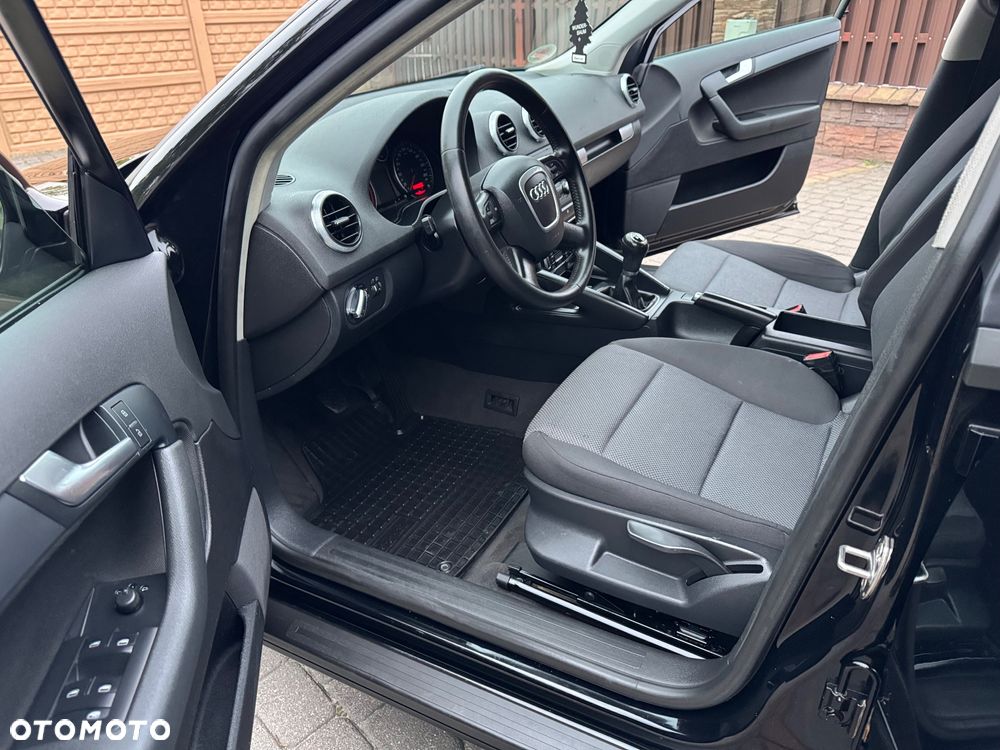 Audi A3 Sportback - 13