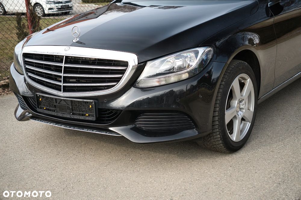 Mercedes-Benz Klasa C 180 Kompressor Automatik BlueEFFICIENCY - 38