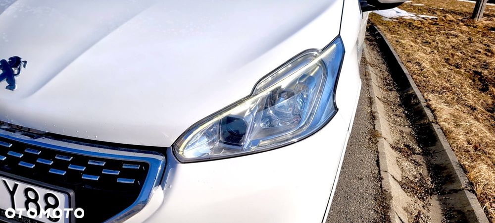 Peugeot 208 1.6 THP GTi - 32