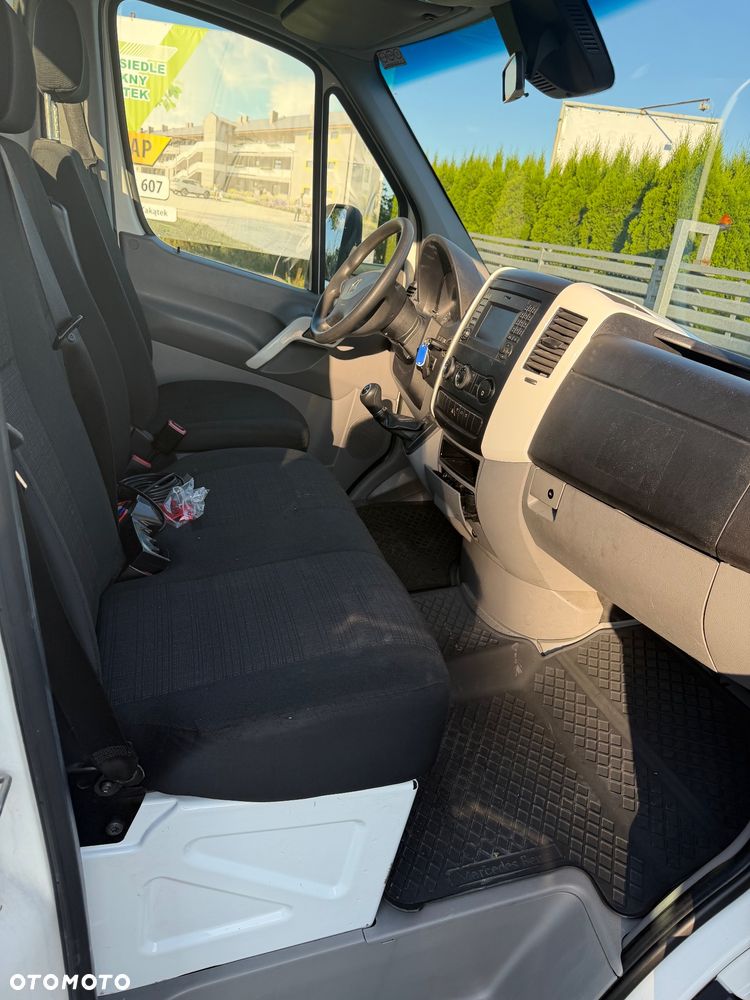 Mercedes-Benz Sprinter - 14
