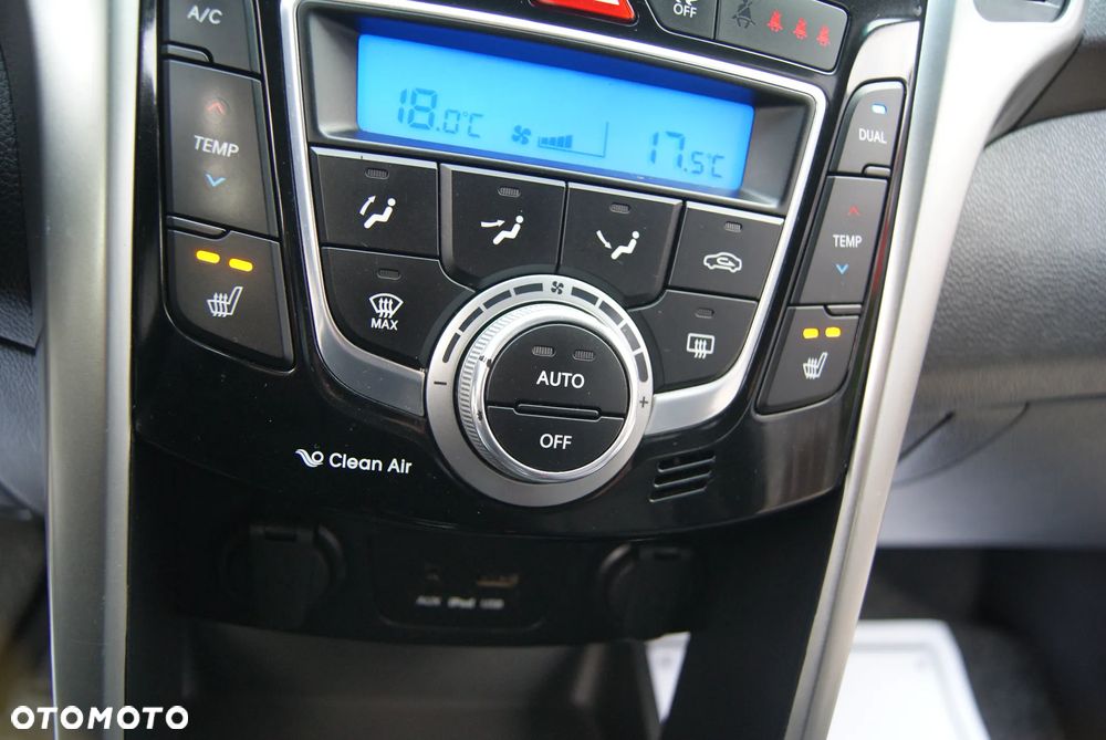 Hyundai i30 1.6 Fifa World Cup Edition - 29