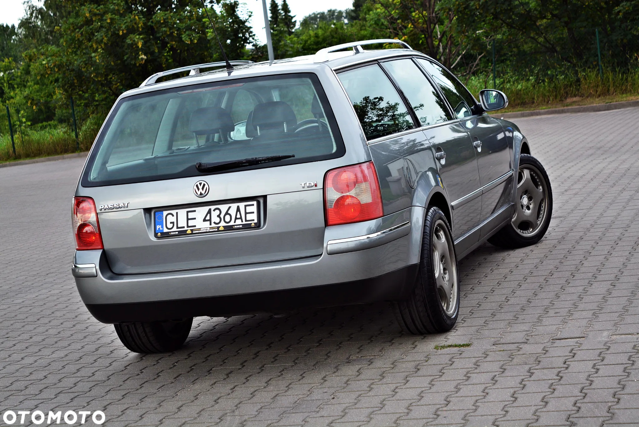 Volkswagen Passat 1.9 TDI Highline - 22