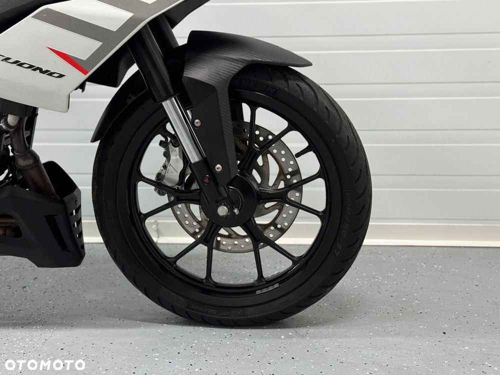Aprilia Tuono - 8