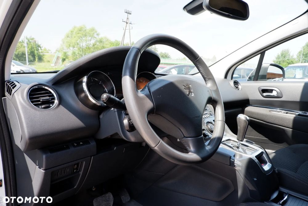 Peugeot 5008 HDI FAP 110 EGS6 Premium - 24