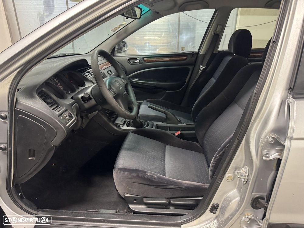 Honda Accord 1.6 LS - 16
