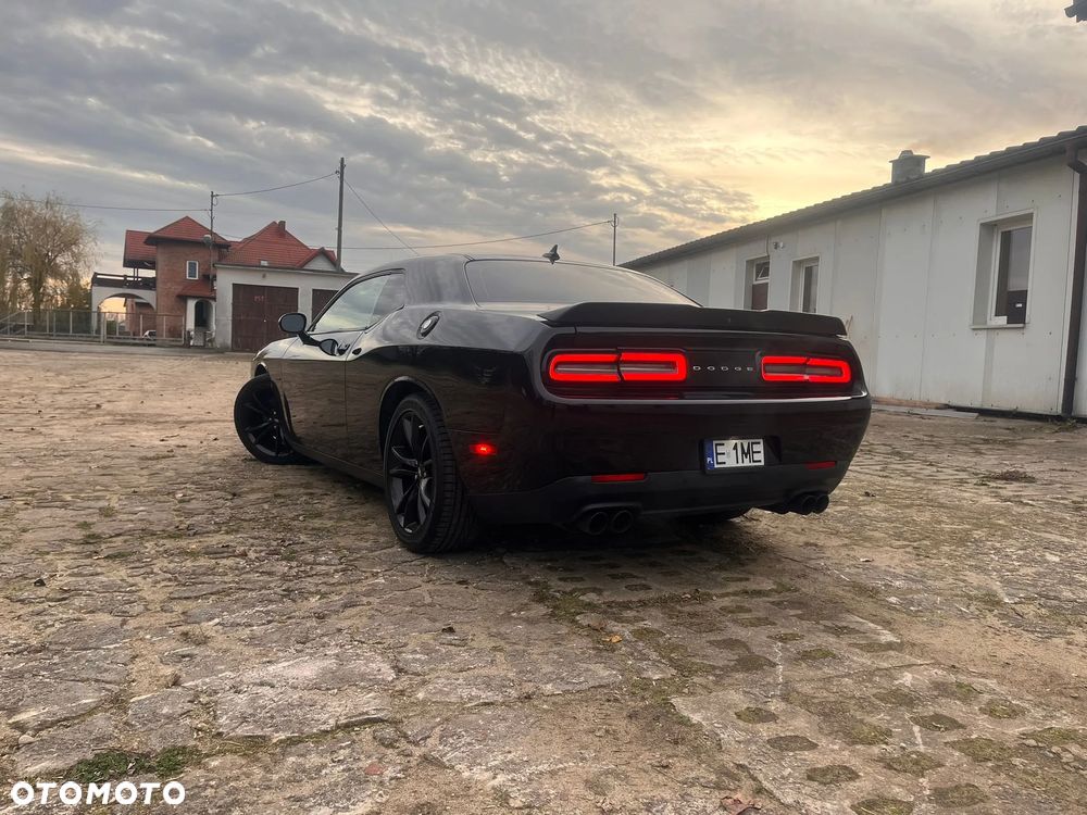 Dodge Challenger - 5