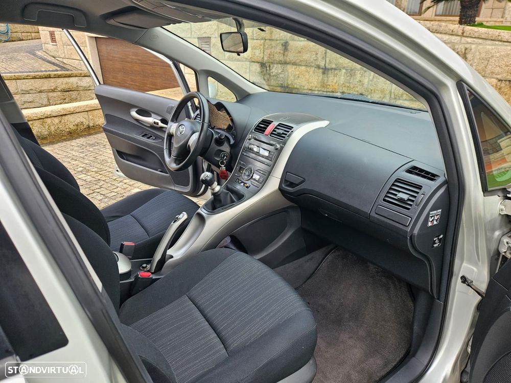 Toyota Auris 1.4 D-4D ACtive - 19