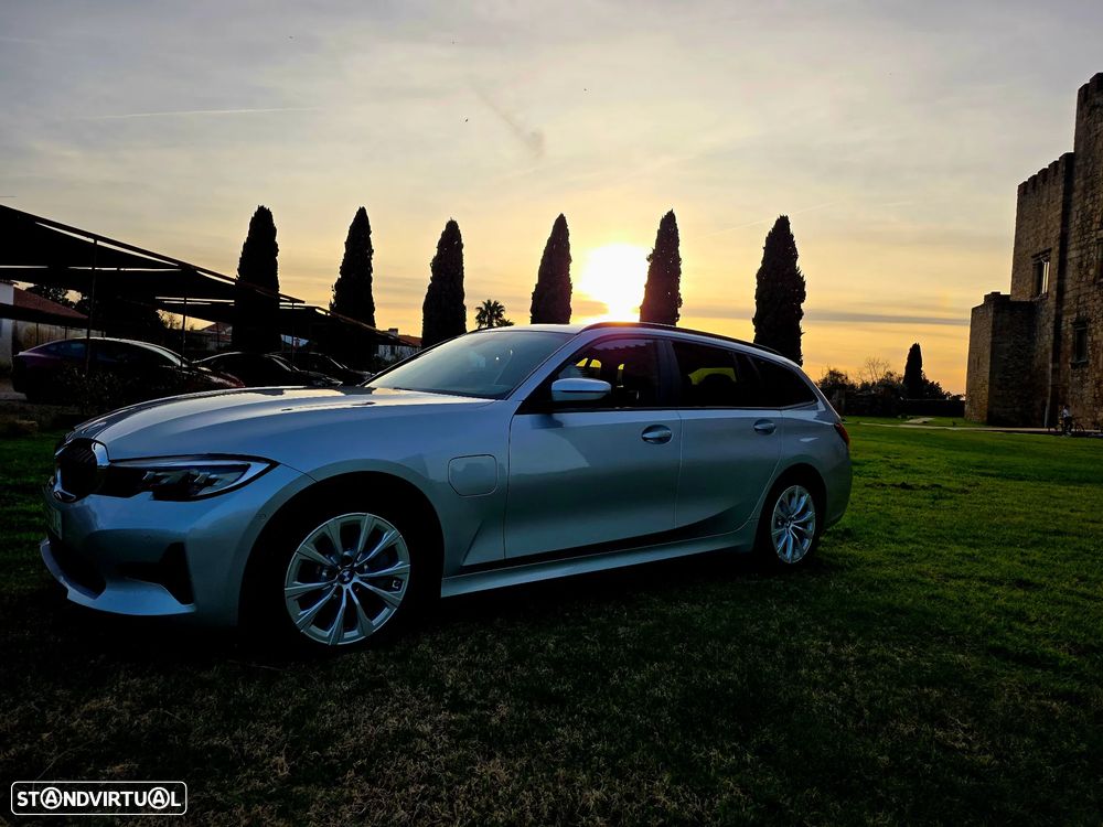 BMW 330 e xDrive Aut. - 2