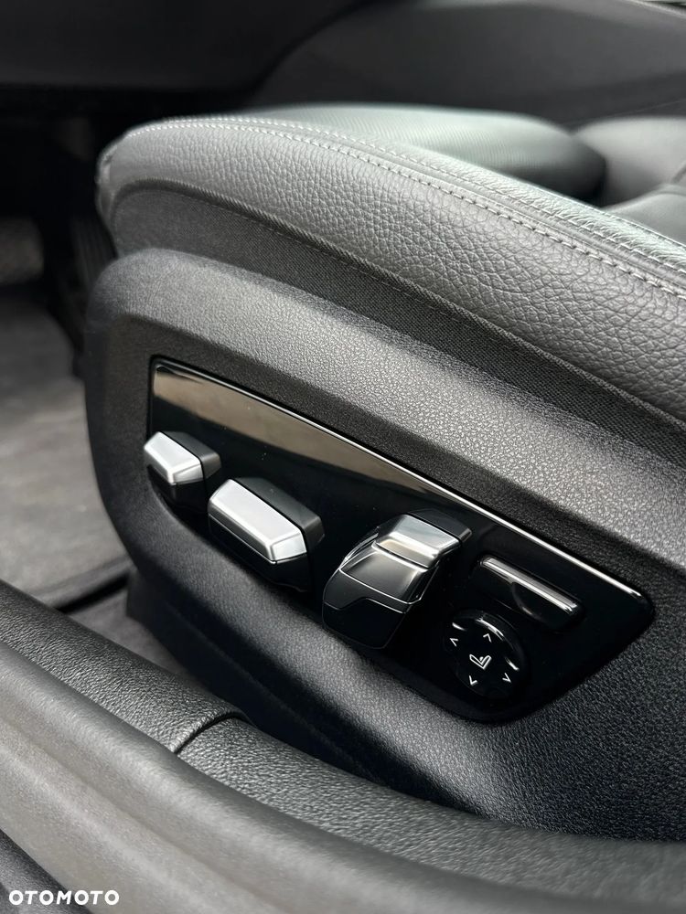 BMW Seria 5 520d Luxury Line sport - 11
