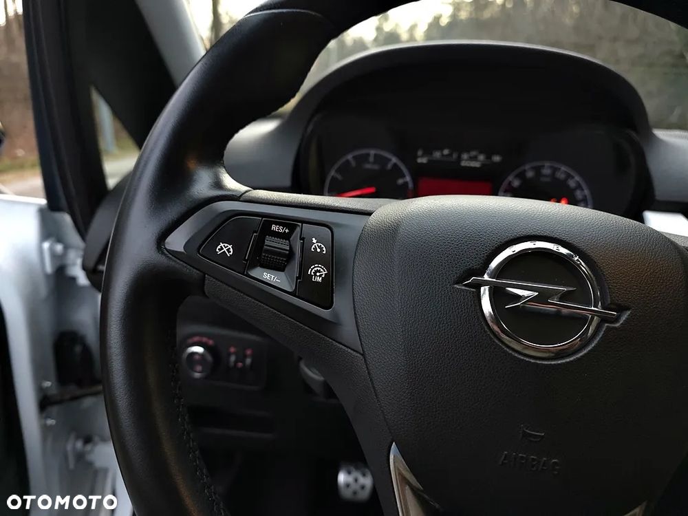 Opel Corsa 1.4 Cosmo - 32