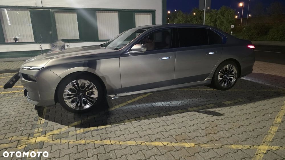 BMW Seria 7 740d xDrive - 11