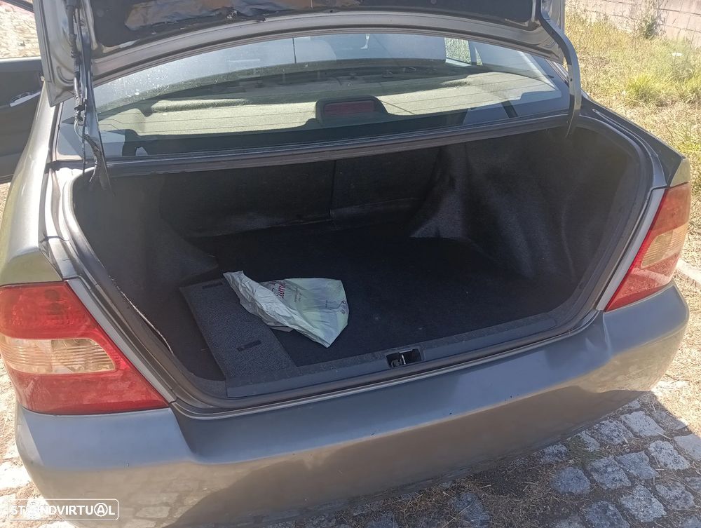 Toyota Corolla 1.4 VVT-i - 6