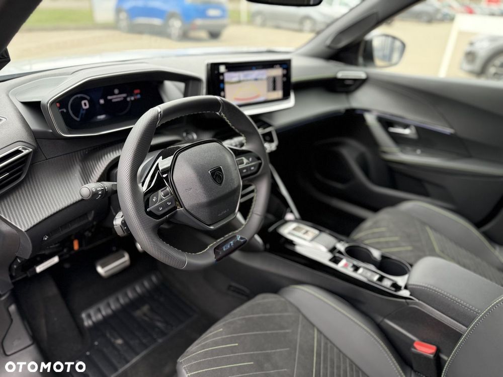 Peugeot 2008 PureTech mHEV GT E-DCS6 - 11
