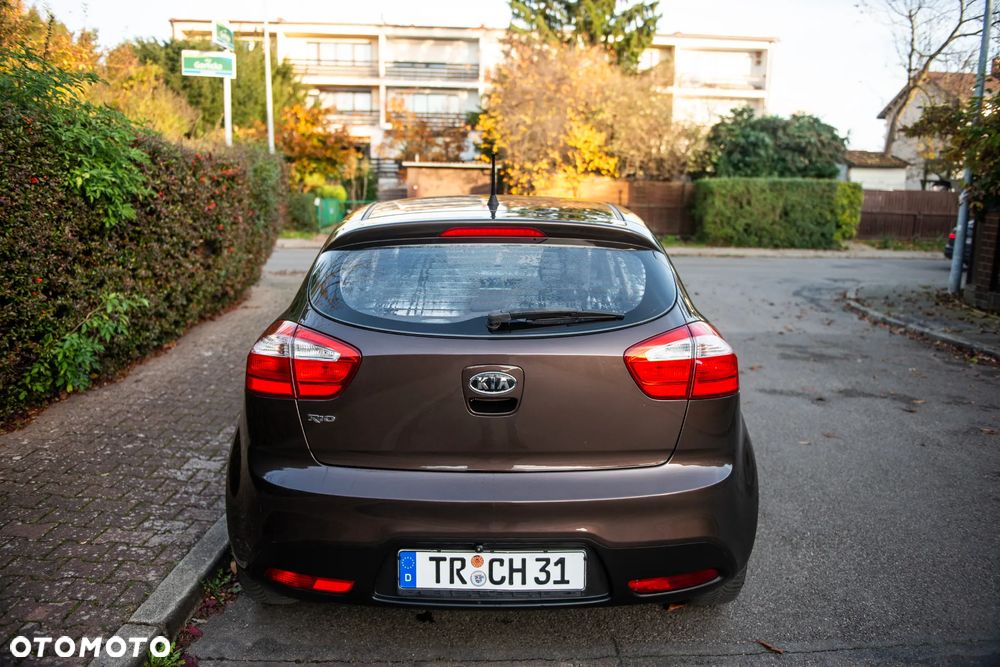 Kia Rio 1.2 Business Line - 6