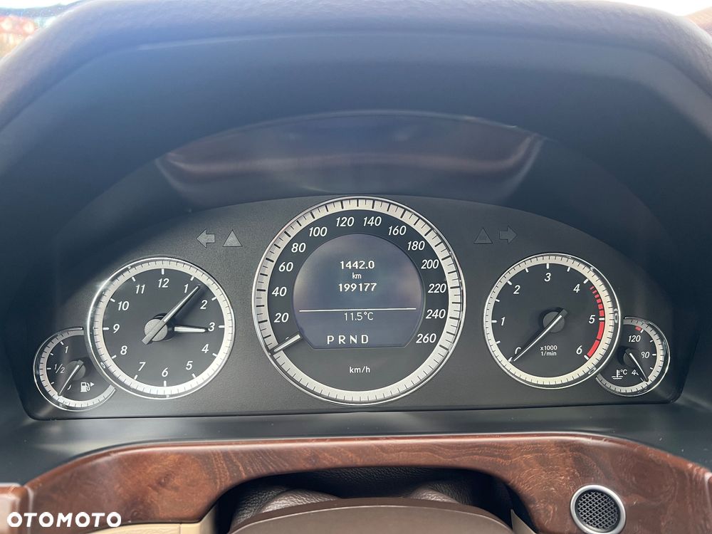 Mercedes-Benz Klasa E 250 CDI DPF BlueEFFICIENCY Automatik Elegance - 10