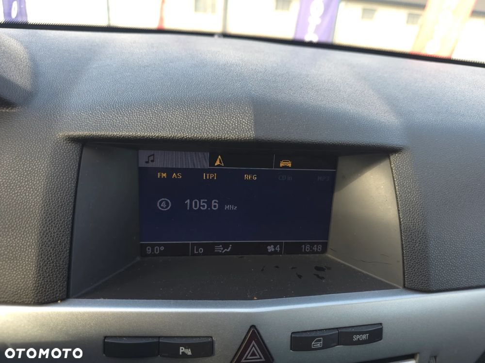 Opel Astra 1.6 T Sport - 25