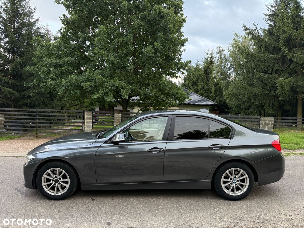 BMW Seria 3 320d DPF Edition Lifestyle - 6