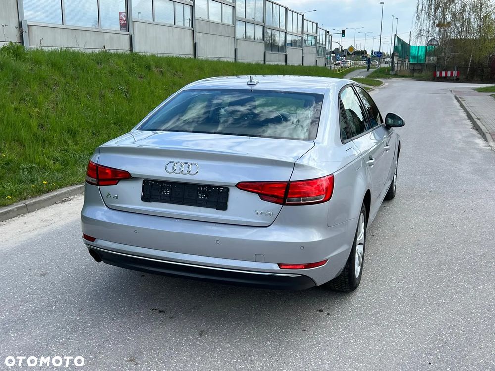 Audi A4 Limousine - 14