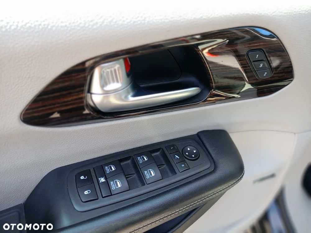 Chrysler Pacifica - 22
