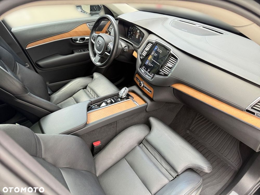 Volvo XC 90 - 26