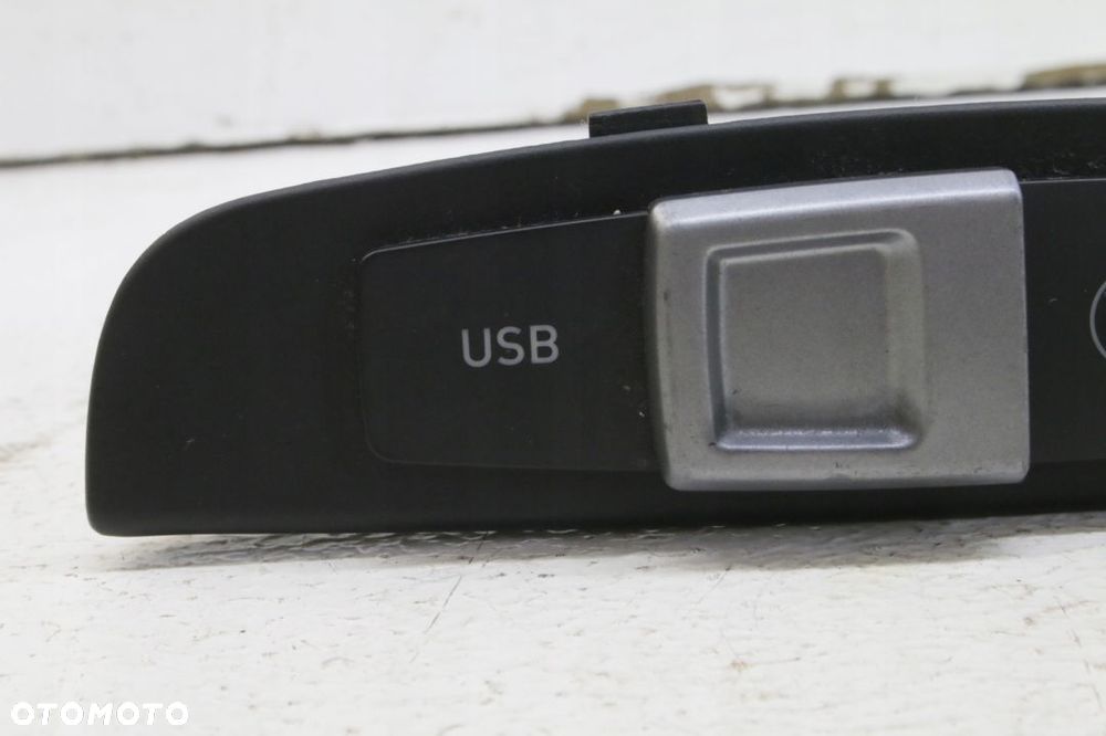 Gniazdo USB Aux Leon 2 LIFT 1P0035726A - 4