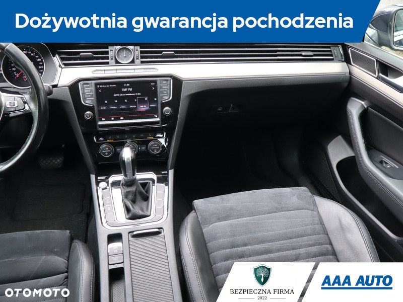 Volkswagen Passat - 9