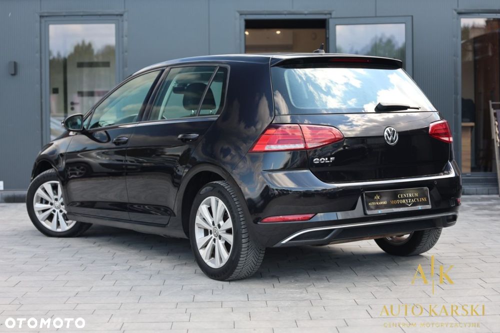 Volkswagen Golf - 6
