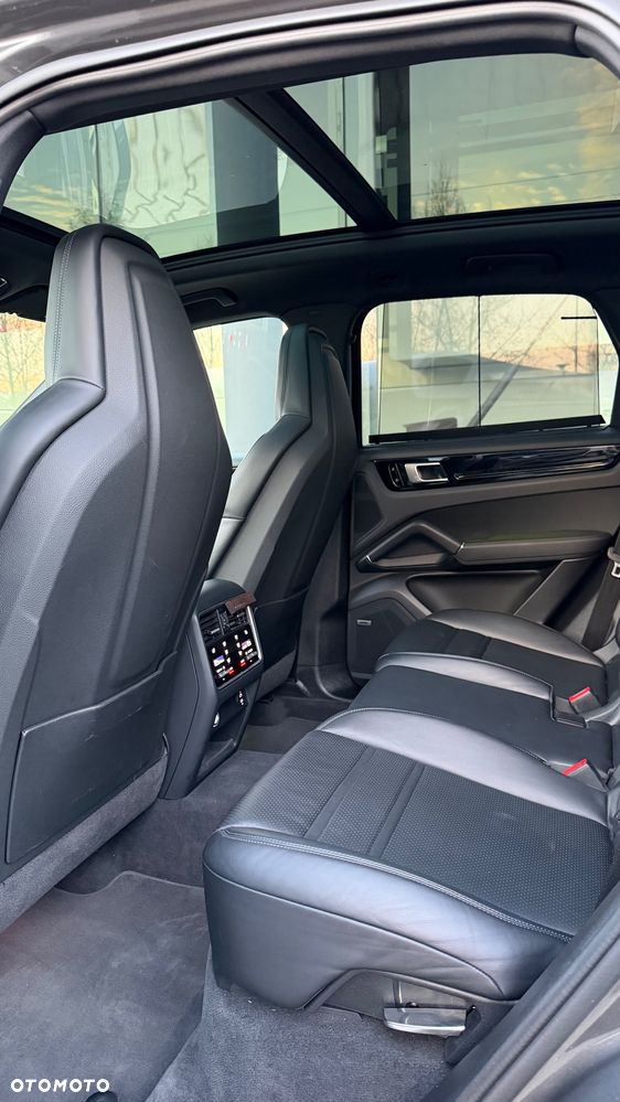 Porsche Cayenne Platinum Edition - 24