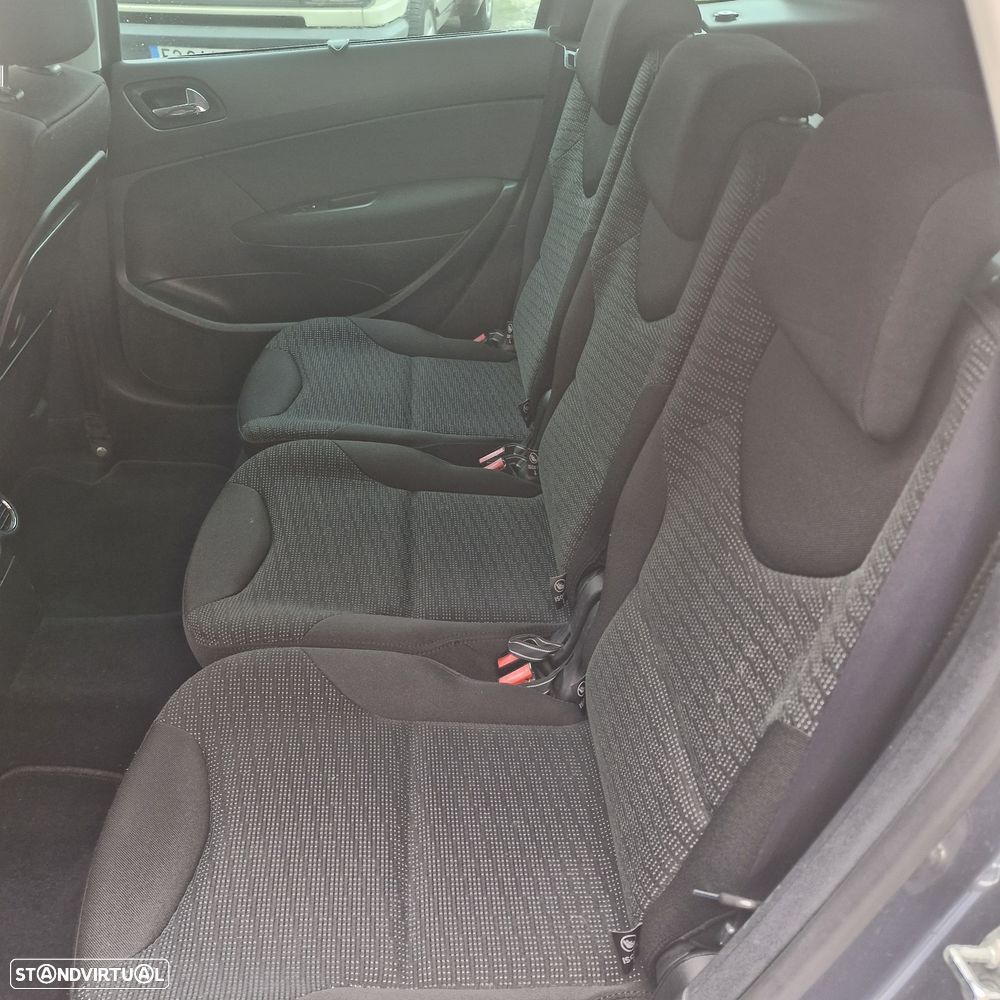 Peugeot 308 SW HDi FAP 110 Platinum - 16