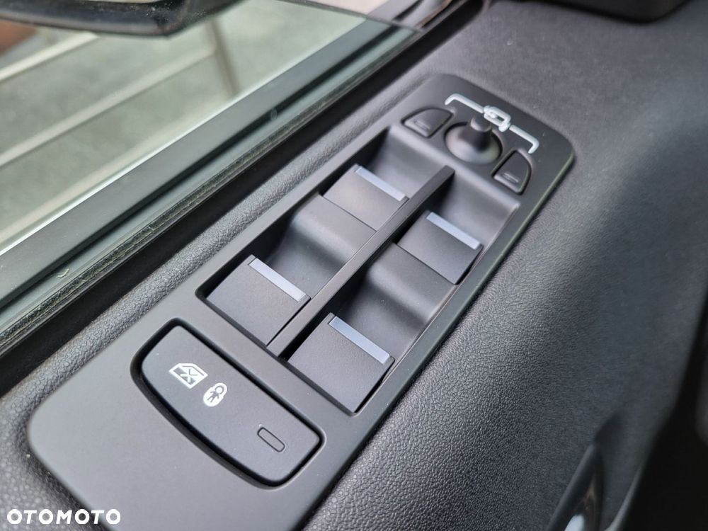 Land Rover Discovery Sport - 38