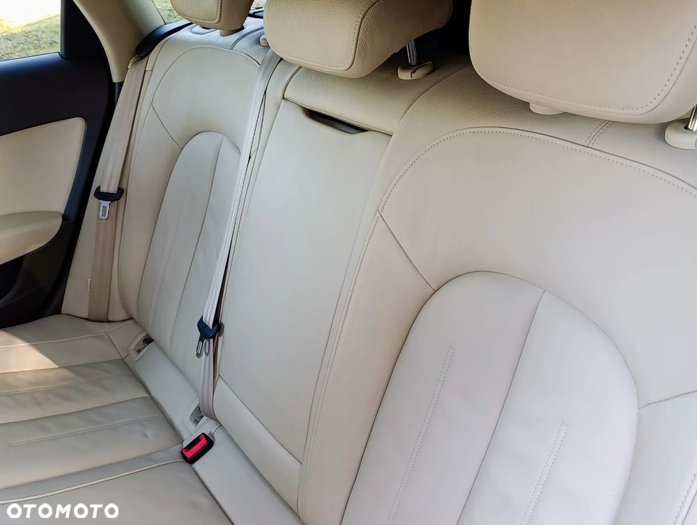 Audi A6 Avant 2.0 TDI ultra S tronic - 19