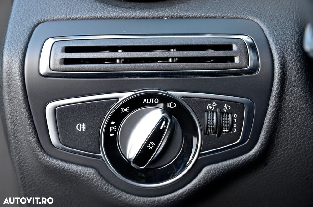 Mercedes-Benz GLC 250 4Matic 9G-TRONIC Exclusive - 32