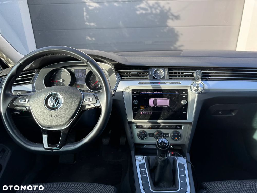 Volkswagen Passat 2.0 TDI (BlueMotion Technology) Comfortline - 8
