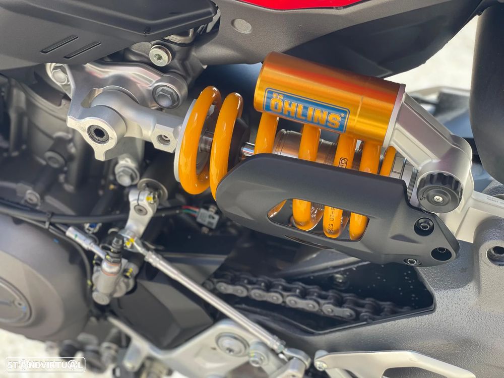 Ducati Streetfighter V2 S - 13