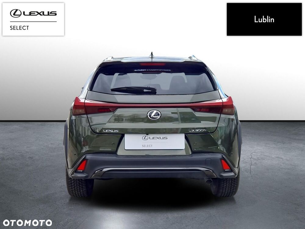 Lexus UX - 4