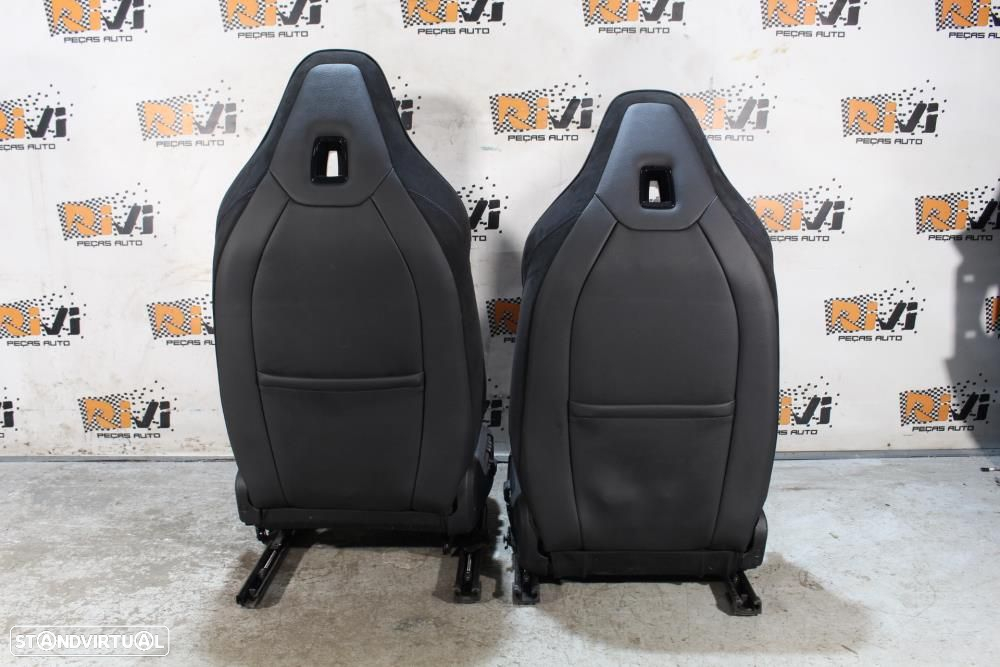 Bancos BMW Serie 1 F40 M135i em Tecido e Alcântara - 5